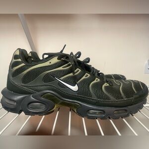 Men’s Nike Black and Green Air Max Plus